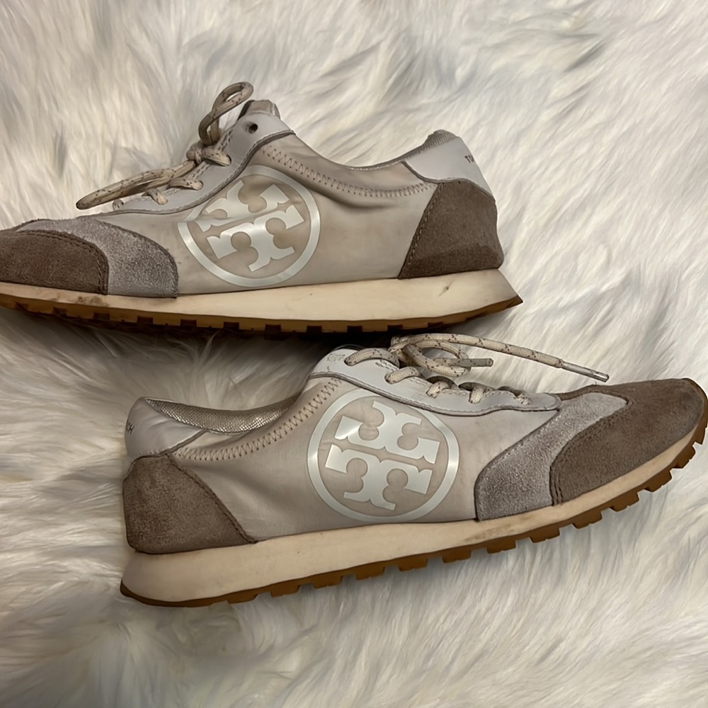 SOLD!! Tory Burch sneakers - Picture 6 of 12